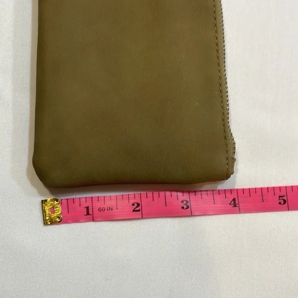 UNIVERSAL THREAD Green zippered wristlet - Picture 7 of 11